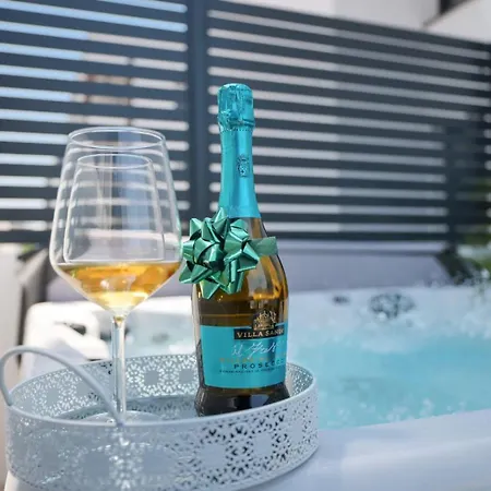 Belvedere - Garden And Jacuzzi * Zadar