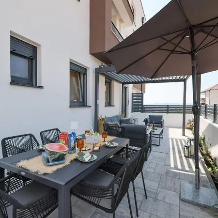 Apartament Belvedere - Garden And Jacuzzi Zadar