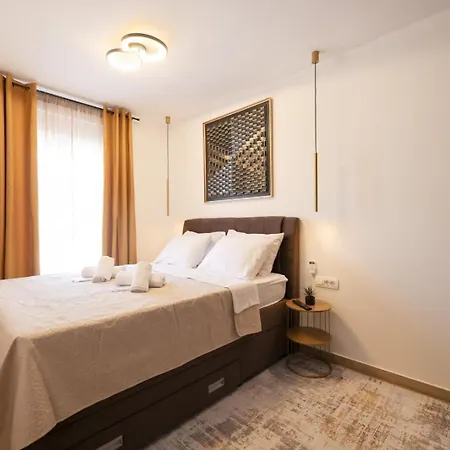 Belvedere - Garden And Jacuzzi