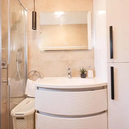 Belvedere - Garden And Jacuzzi Apartament