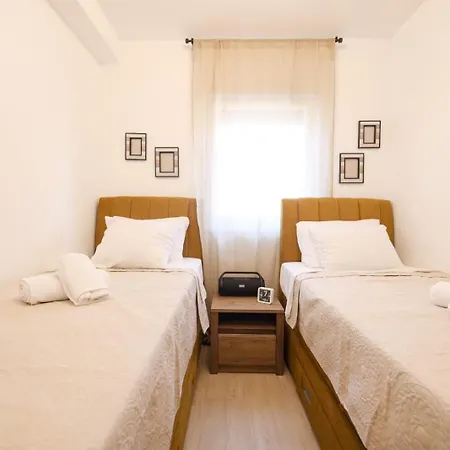 Belvedere - Garden And Jacuzzi *