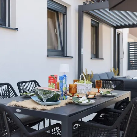 Belvedere - Garden And Jacuzzi * Zadar